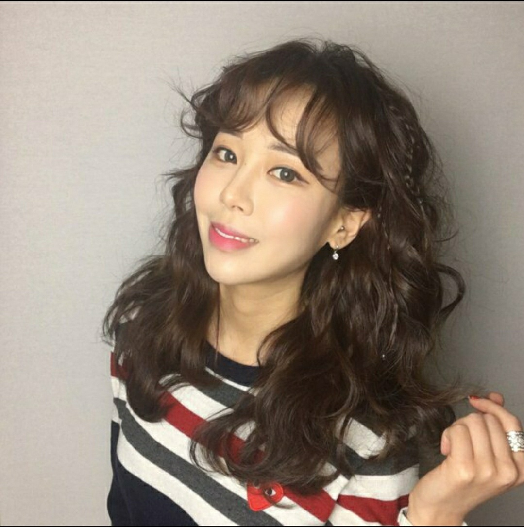 답십리 미용실 헤어샵426 여성 S컬 레이어드 펌 시술 사진